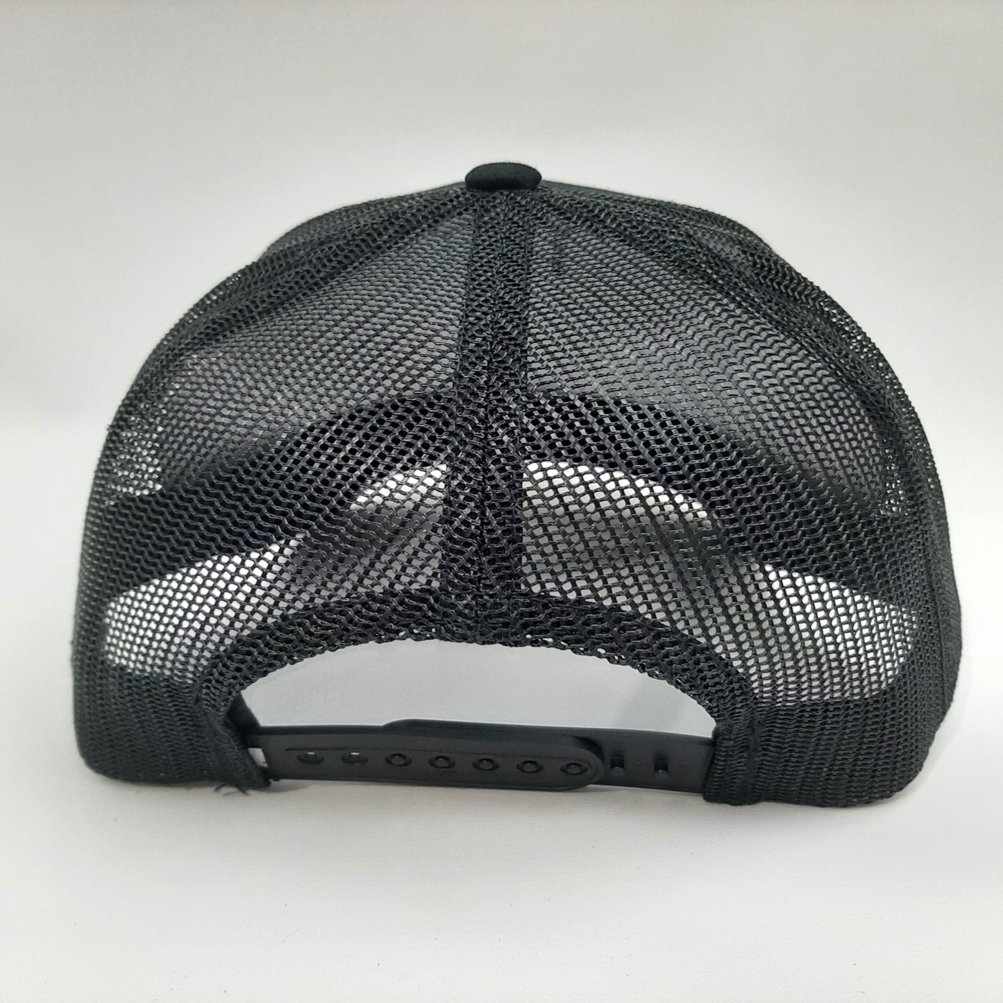 Gibson curved bill embroidered mesh snapback cap hat black