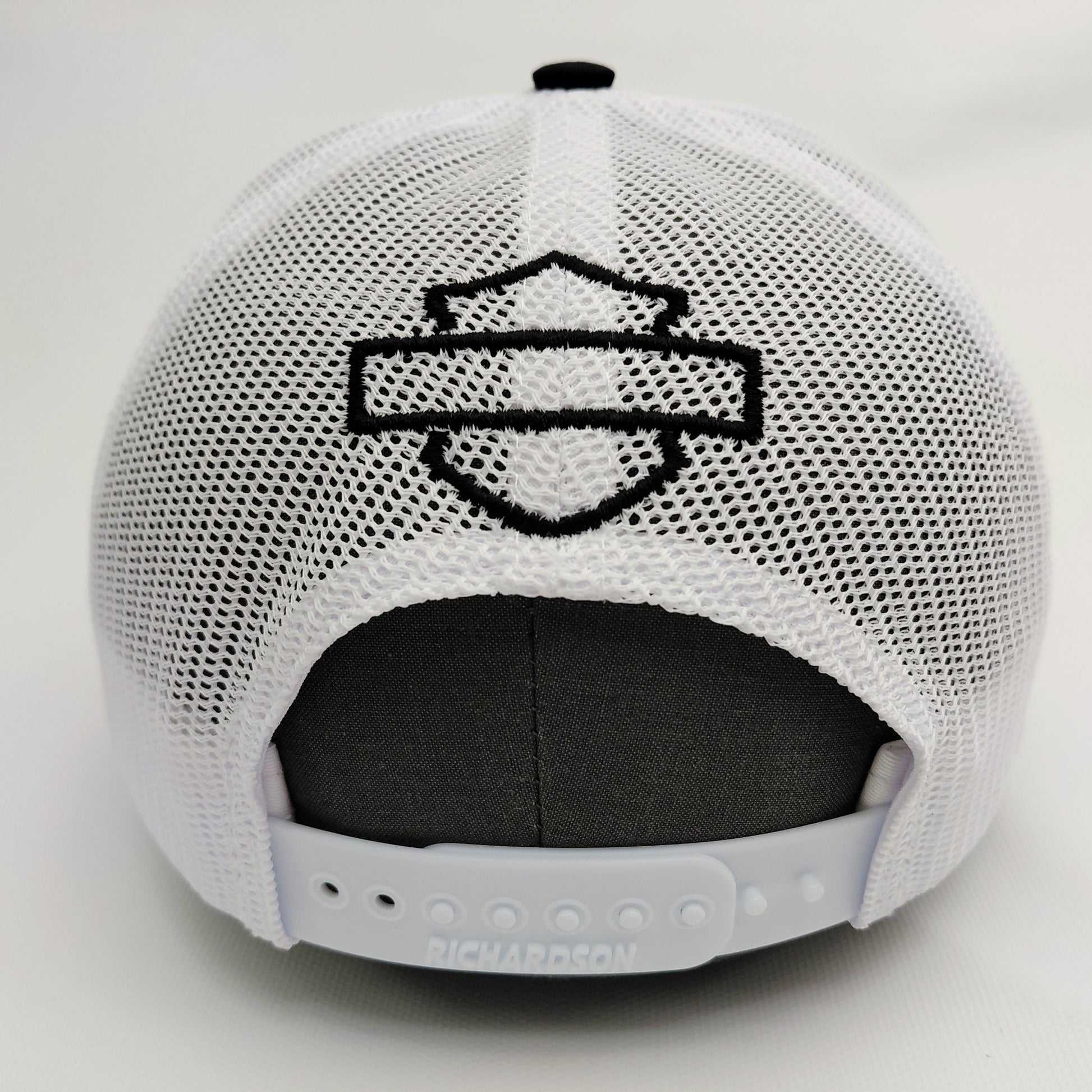 Outlaws MC Richardson 112 white mesh back and snapback closure